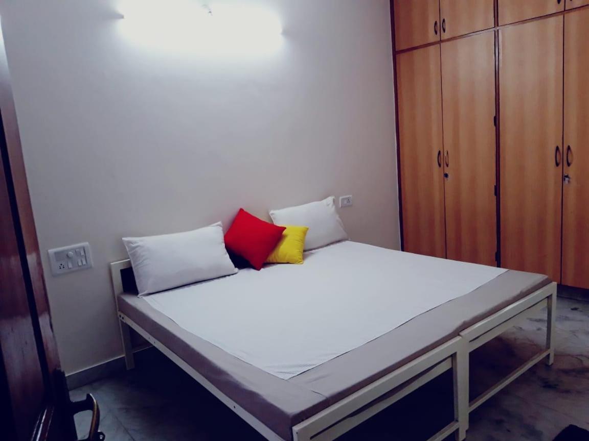 Chirpy Co-Living Space & Hostel บังกาลอร์ ภายนอก รูปภาพ